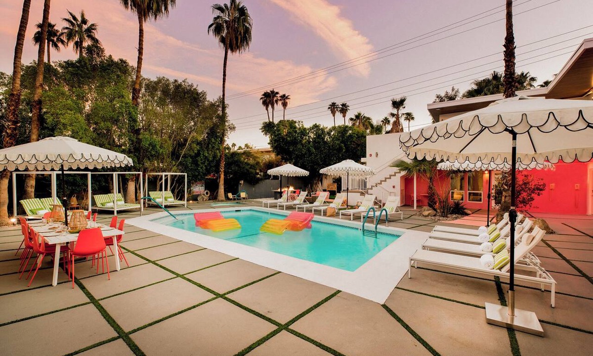 Tahquitz River Estates Hotel | Deluxe Queen Studio, Boutique Stay + Pool | Wesley