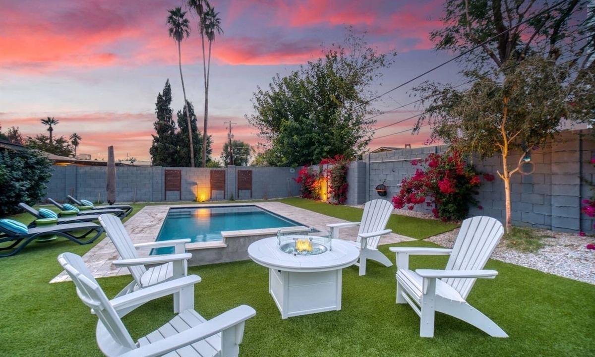 Camelback East Villa | Desert Escape | Poolside BBQs, Sunset Views & Spacious Comfort