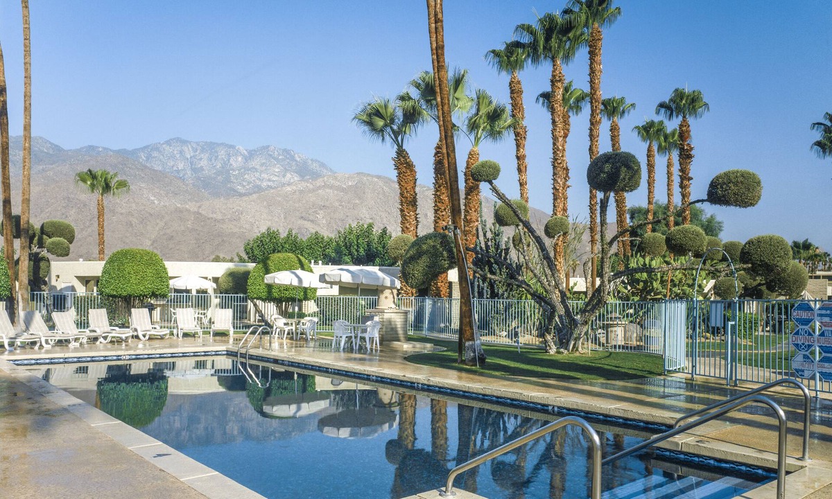 Araby Commons Hotel | Desert Isle of Palm Springs