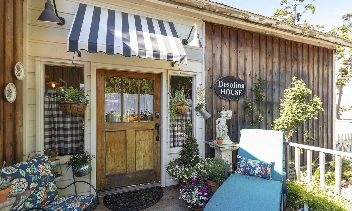 San Luis Obispo Cottage | DeSolina Cottage in the middle of Edna Valley Wine Country.