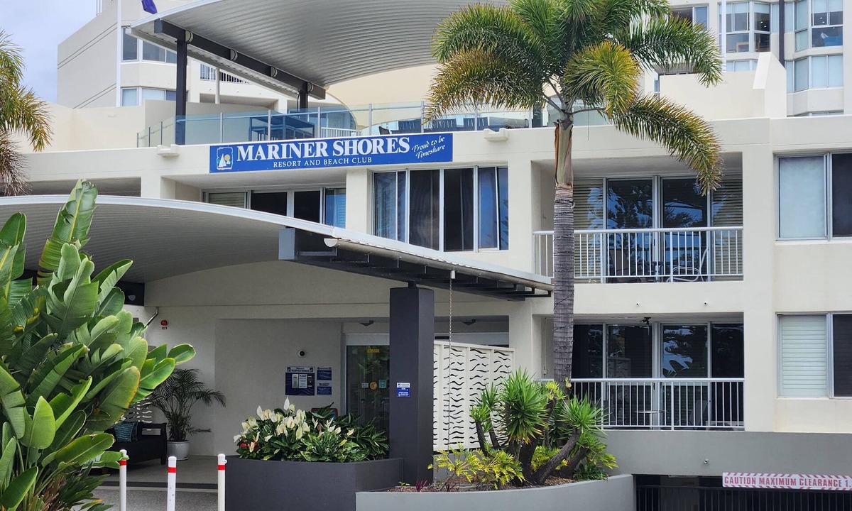 Miami Apartment | Directly Opposite Burleigh North Surf Club