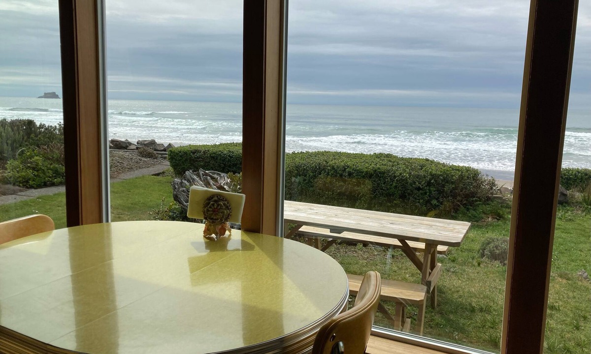 Arch Cape Cabin | Dot's Beachfront Bungalow Off-Grid Haven
