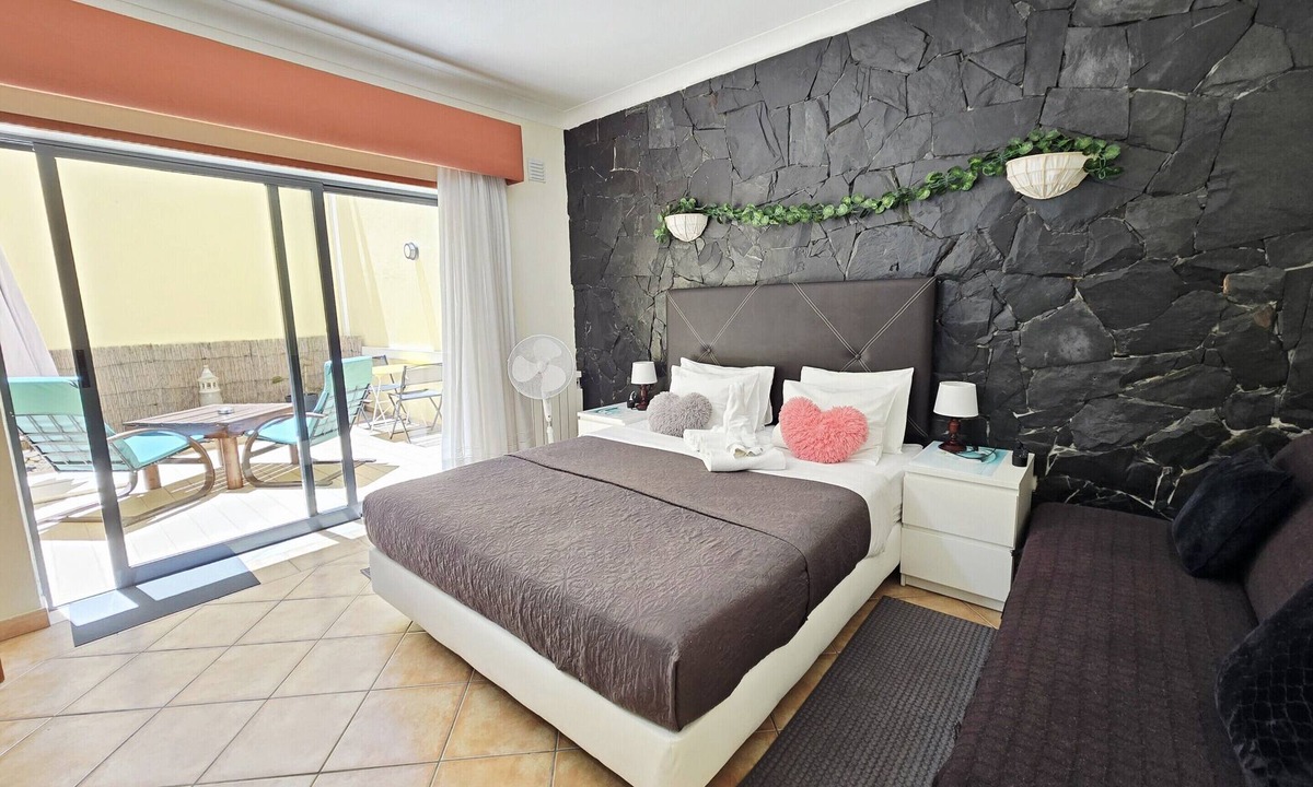 Funchal Bed & Breakfast | Dream Lagos B&B