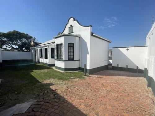 Port Elizabeth Central House | Drifters Haven Gqeberha