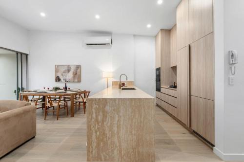 Teneriffe Apartment | Dune Designer 2 Bedroom Apartment with River Views Parking Pool