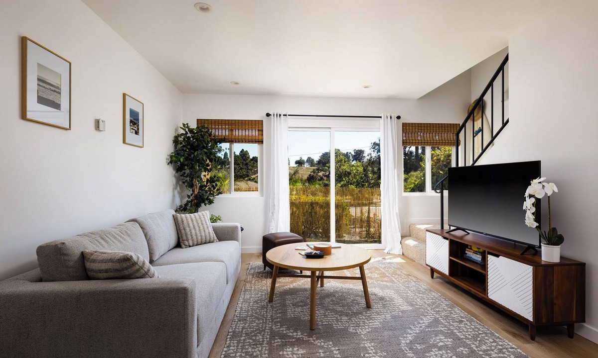 Waterfront Apartment | East Beach Getaway!