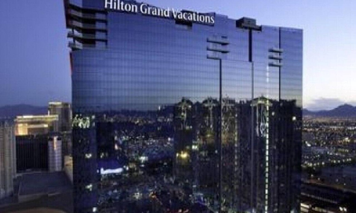 Las Vegas Hotel | Elara Hilton Grand Vacation Deluxe King Suite - Las Vegas, Nevada