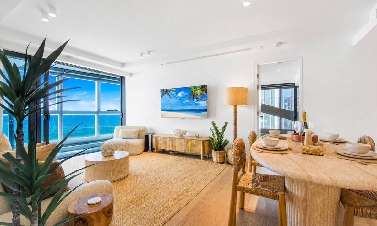 Surfers Paradise Apartment | Elegance Oceanview 2BR Suite -The Langham +Parking