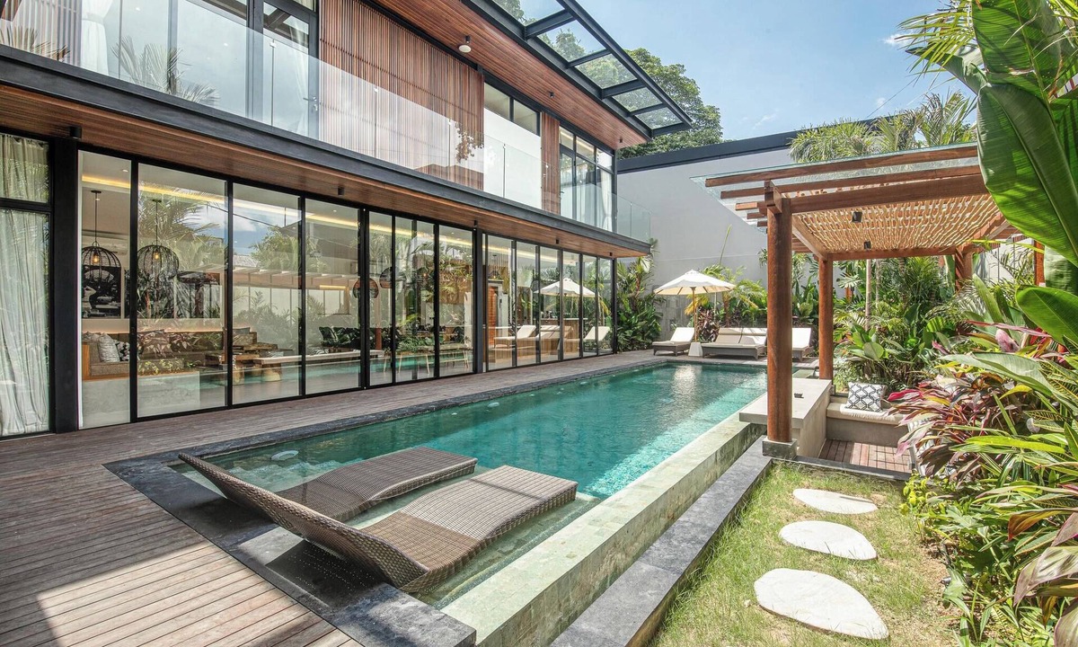 Batubelig Villa | Elegant 6BR Canggu Retreat Just 400m to the Ocean