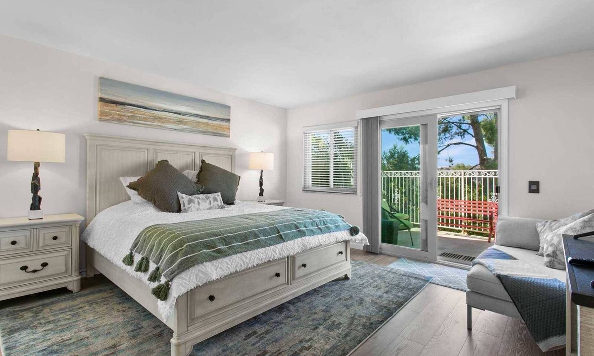 Valle Lindo House | Elegant Oasis on Malaga Cir