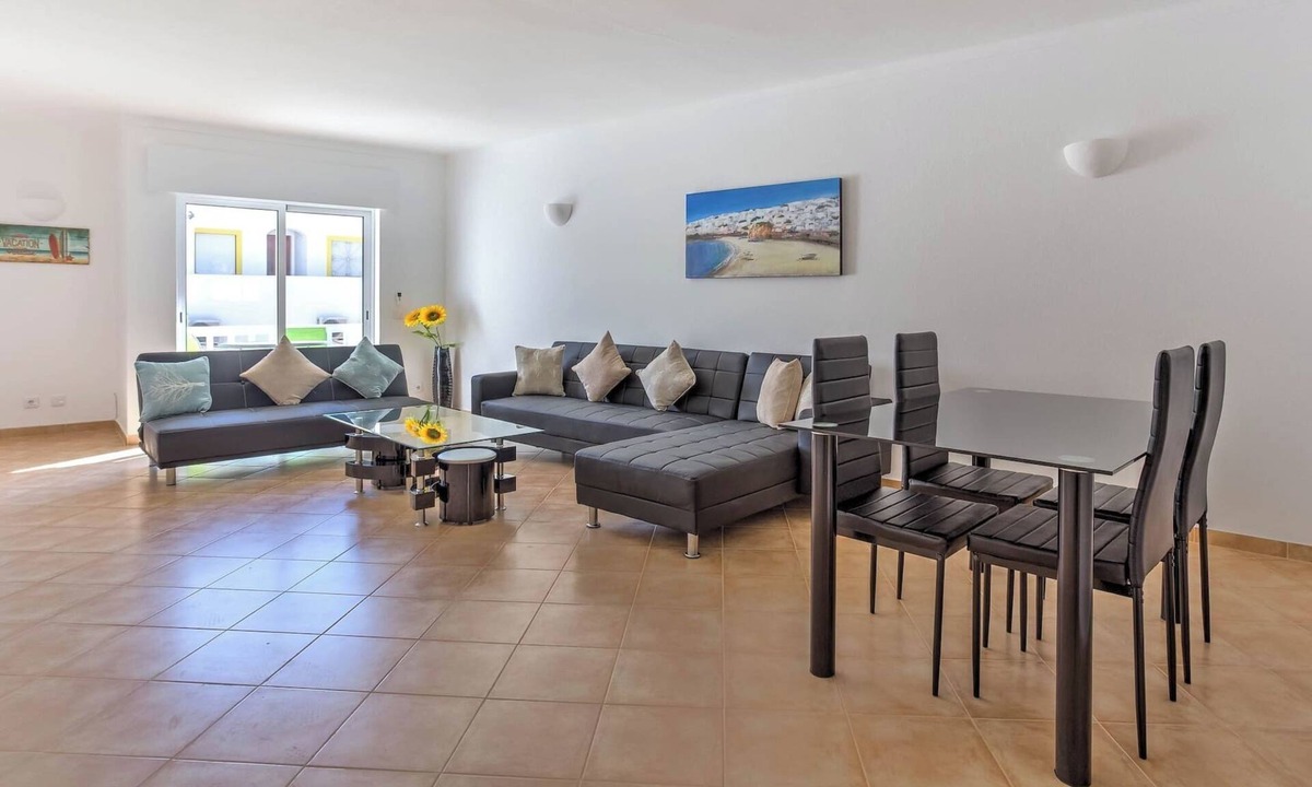 Mato Serrao Apartment | Elizabeth Modern Apartment in the Heart of the City