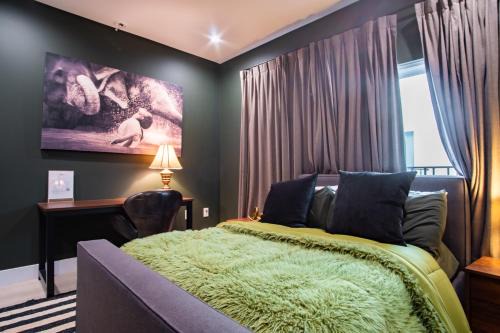 NoHo Arts District House | Emerald Elephas at Case Collective