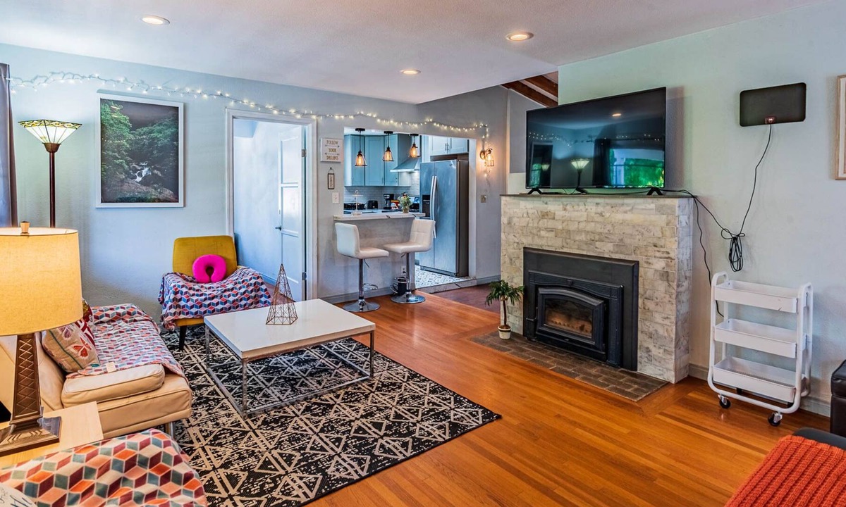 Rolando Village House | Entire 4-Bedroom Home near SDSU w Spacious Backyard & 4-cars Parking