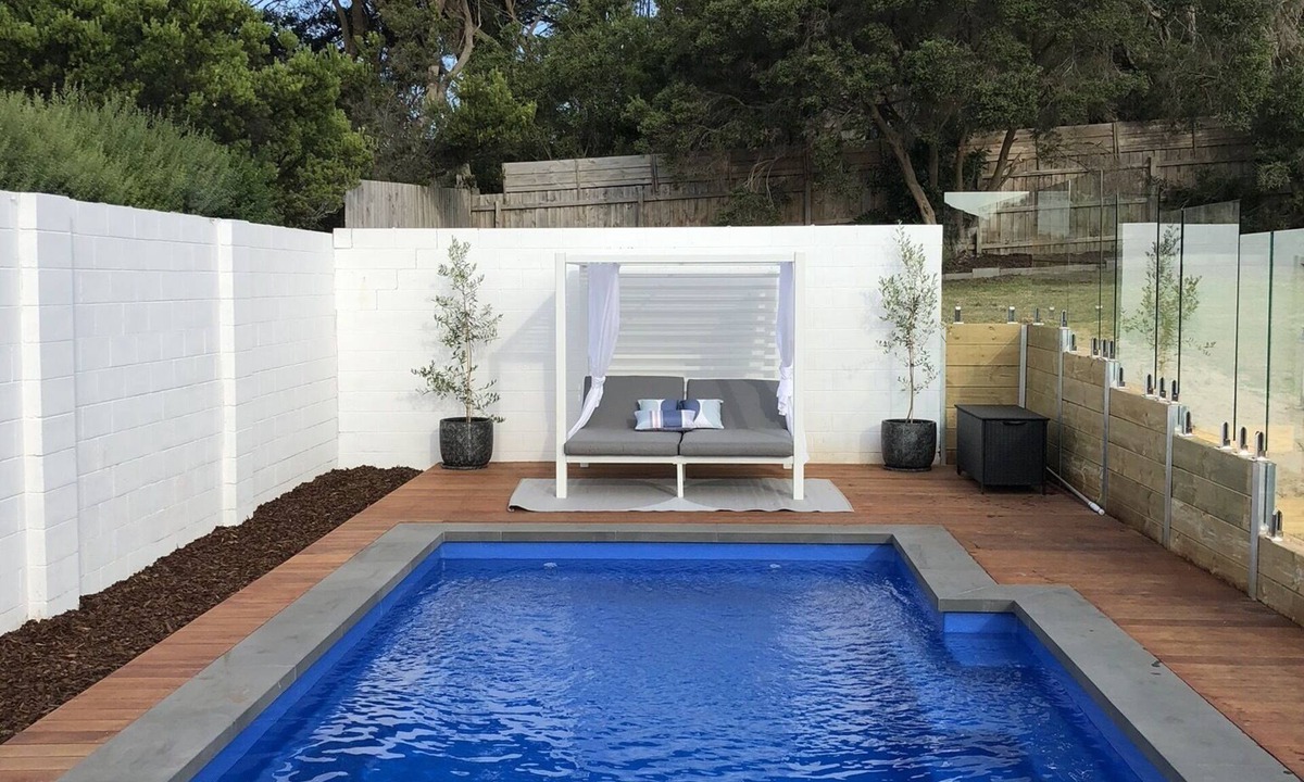 Rye House | Escape to Rye - Beach House with Pool