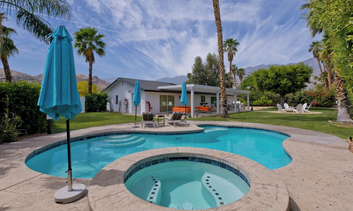 Araby House | Escoba Ranch, spectacular property, large yard and citrus grove, License #064010