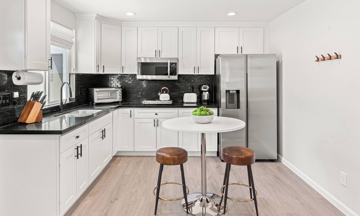 Thousand Oaks Apartment | Estepa Unit #2 by PMI