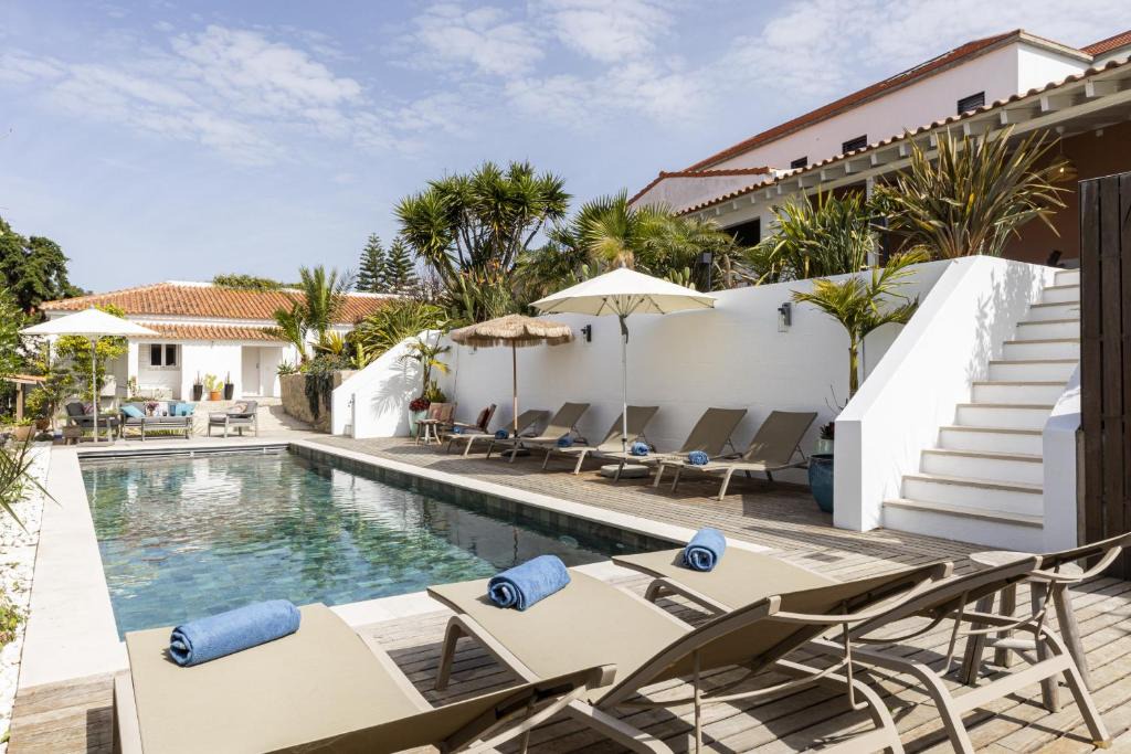 Estoril Villa | Estoril Contemporary Garden Villa by CadenzaLux