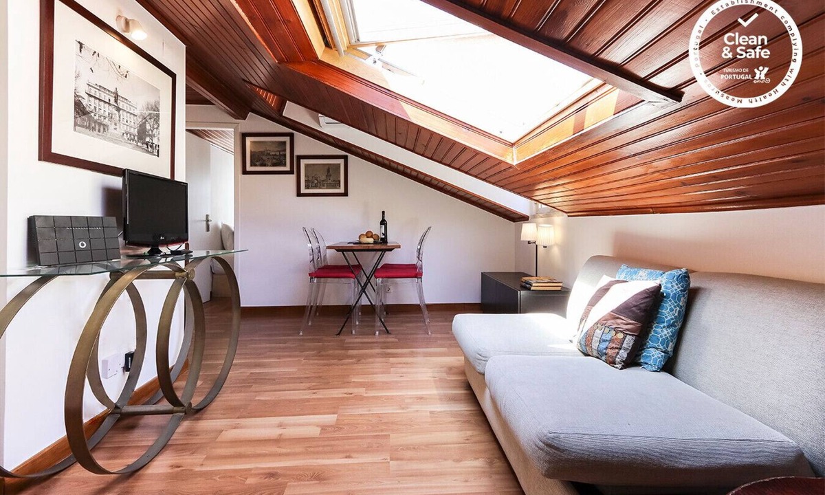Lisbon Old Town Apartment | ESTRELA DESIGN by HOMING