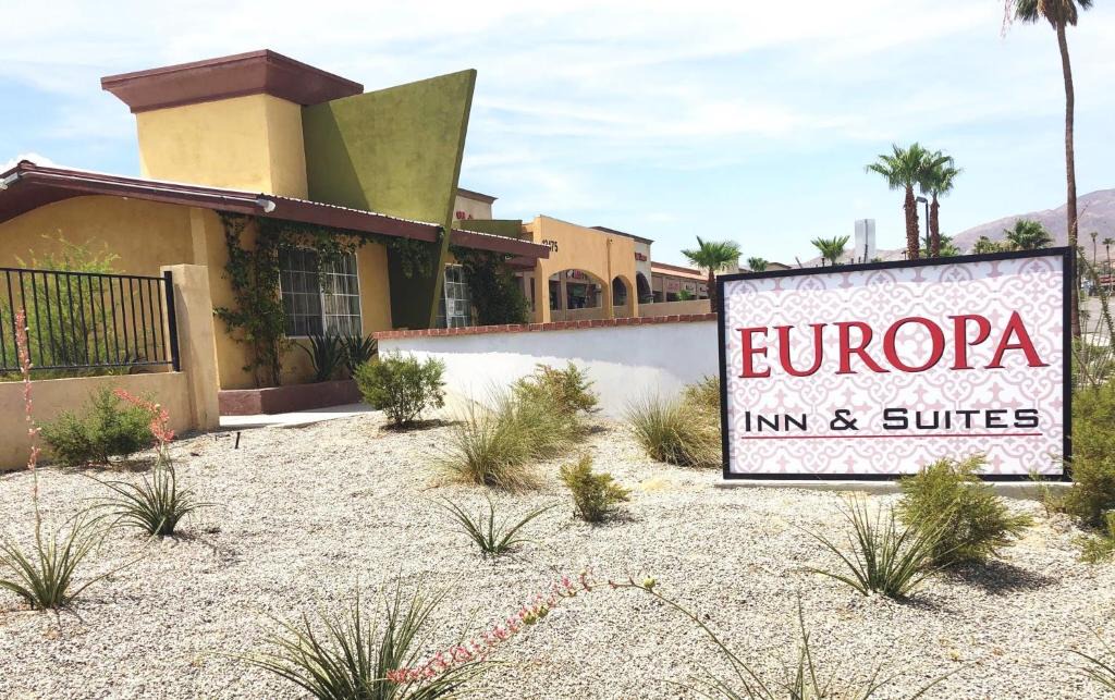 Desert Hot Springs Hotel | Europa Inn & Suites