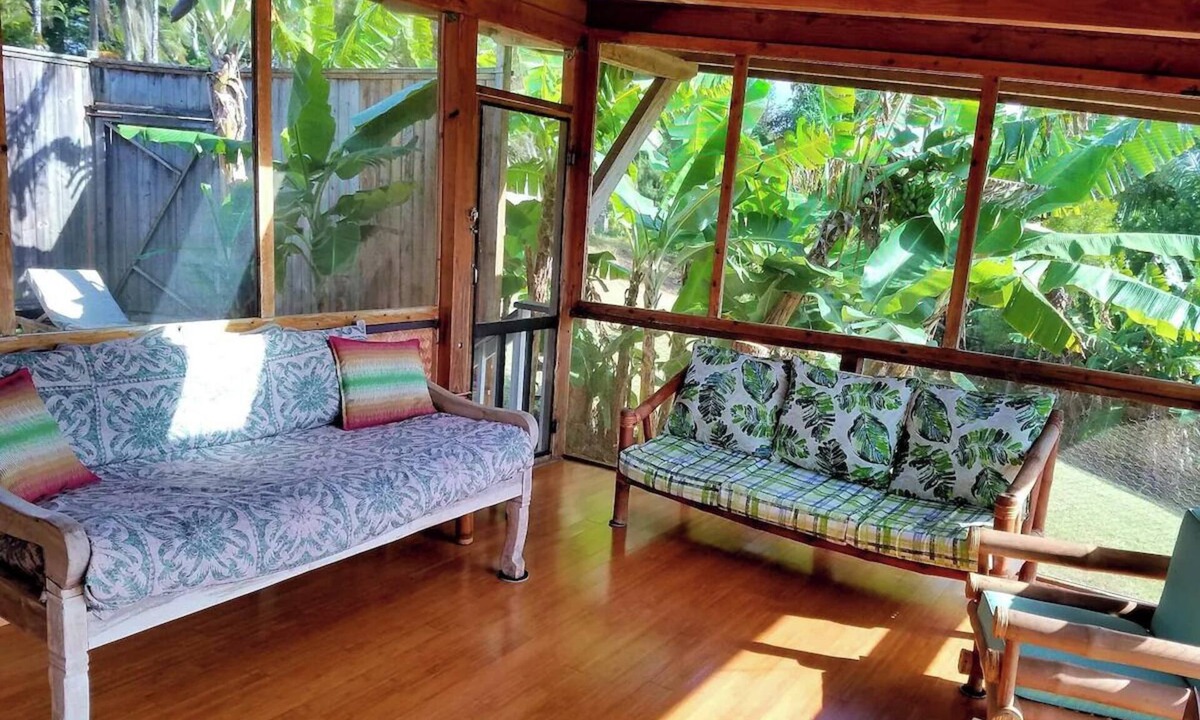 Pauwela Cottage | Evergreen Cottage by Maui Adventure Villa