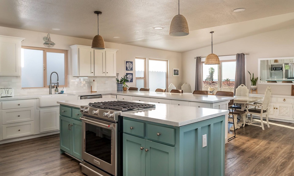 Cayucos House | Experience coastal bliss, just steps away from Cayucos State Beach