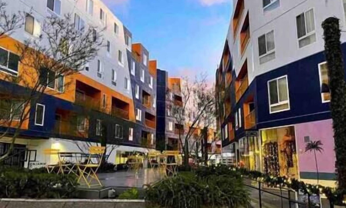 Arts District Apartment | Explore DTLA Arts District!