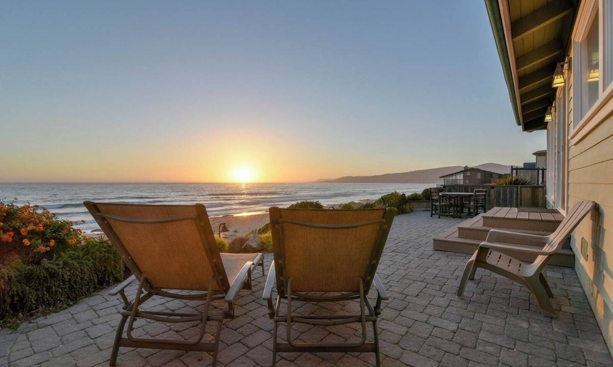 Cayucos House | Fabulous Oceanfront Cayucos Getaway, Steps to the Beach! Prime Location, Ocean V