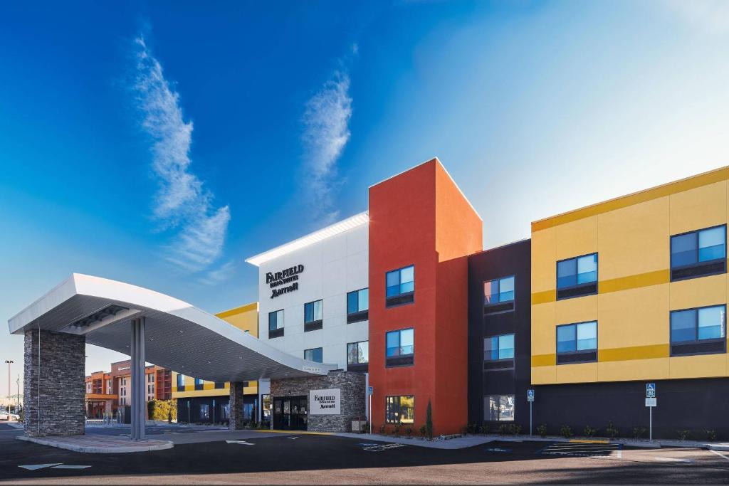 Roosevelt Hotel | Fairfield Inn & Suites by Marriott Fresno Yosemite International Airport
