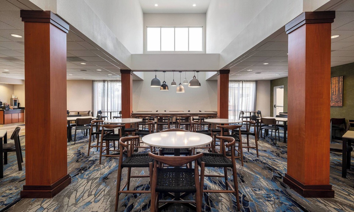 Tulare Hotel | Fairfield Inn & Suites Visalia Tulare