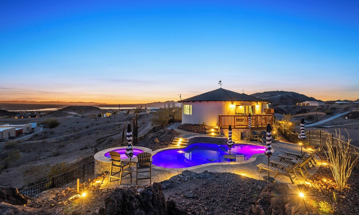 Lake Havasu City House | Fall Getaway: Views & Trails