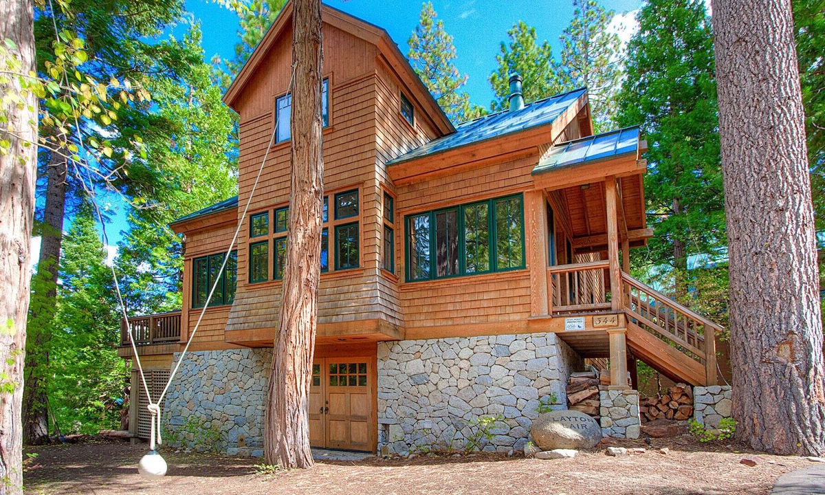 Fallen Leaf House | Fallen Leaf Lake Stunner, Steps to Beach and Market (COH1444)