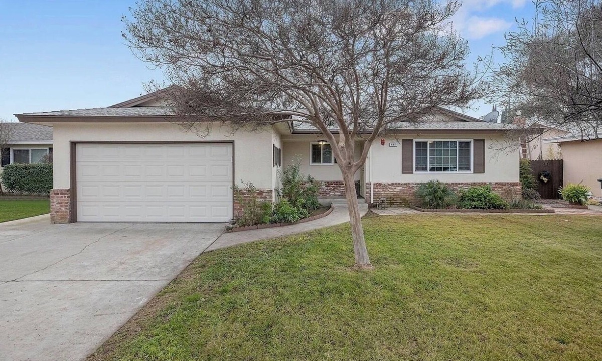 Clovis House | Family friendly home a short distance from Old town Clovis!