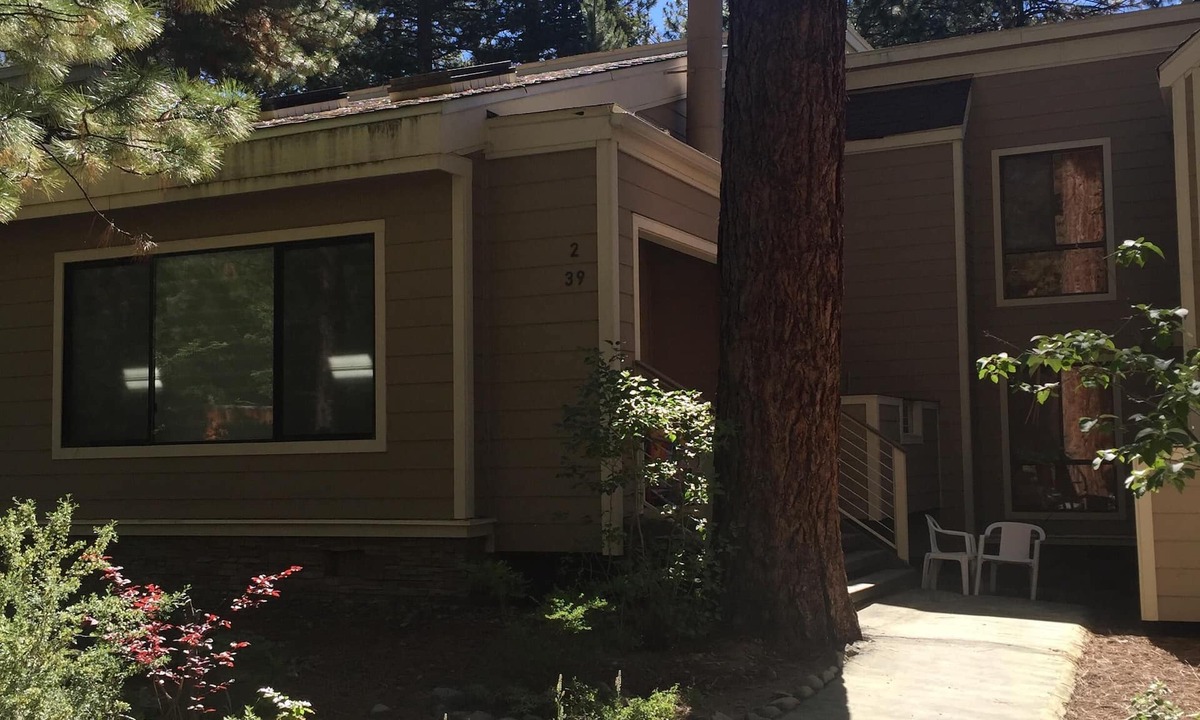 Incline Village Condo | Family Friendly 3 BR Lake Tahoe Retreat close to Lake, Casino and Skiing.
