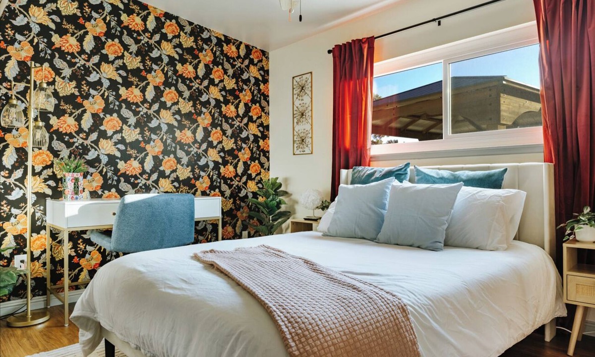 San Carlos House | Family Oasis, Sleeps 8, Hot Tub, Near the Beach, EV Charger