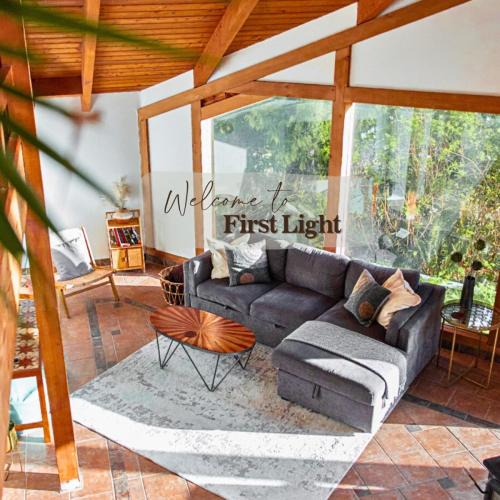 Tofino House | First Light - Waterfront, Hot tub, Sauna, EV