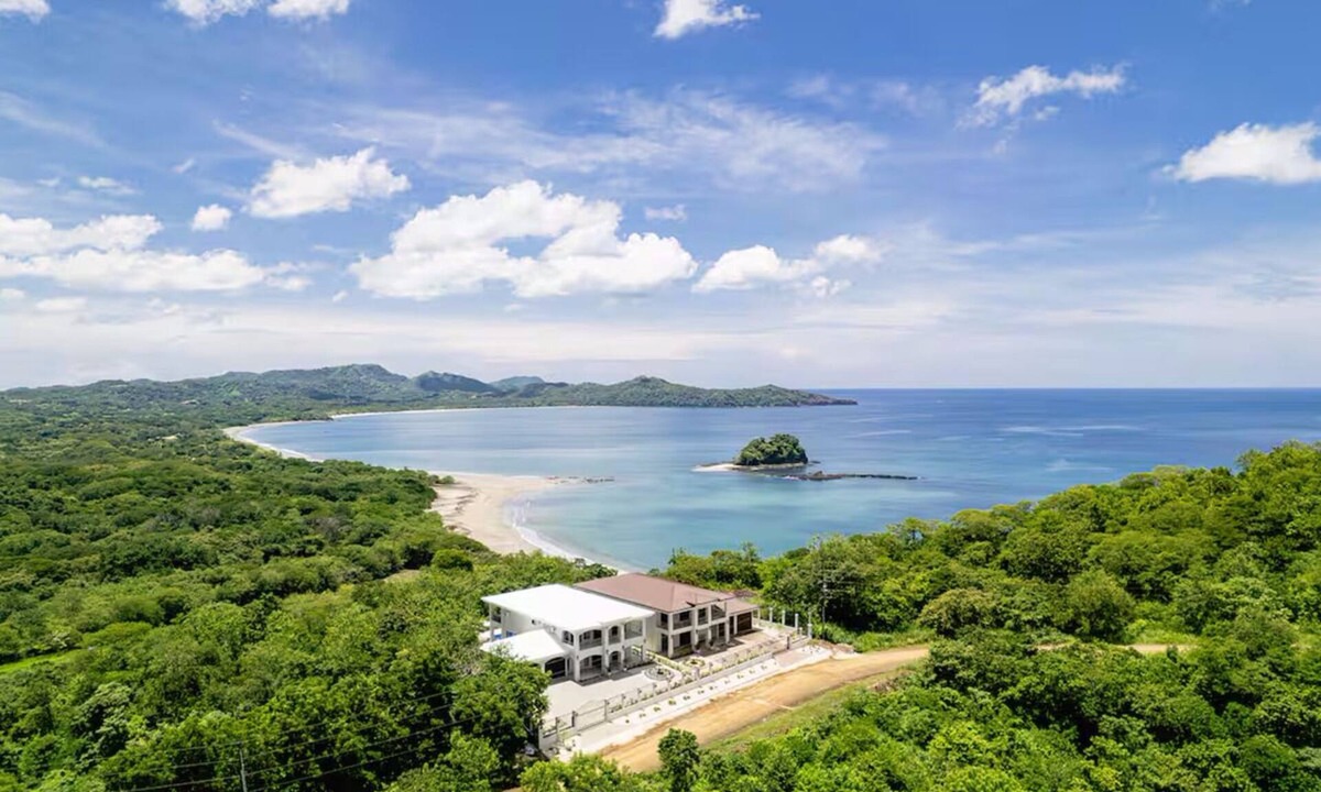 Brasilito House | Flamingo Luxury Makai Villa Next to the Beach