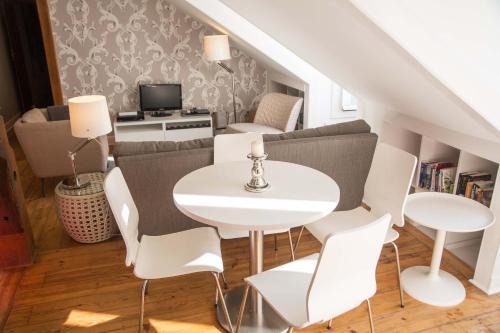 Chiado Apartment | FLH Chiado Terrace Flat