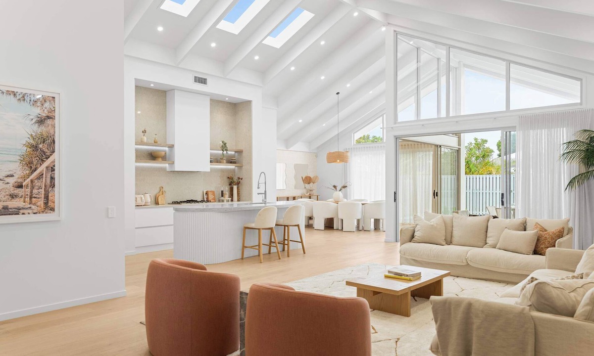 Banksia Beach House | Freshwater Retreat - Banksia Beach Luxe Living