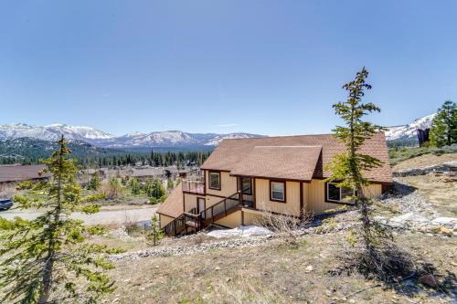 South Lake Tahoe House | Furnished Deck + Gas Grill: South Lake Tahoe Home!