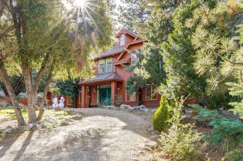 Pine Mountain Club House | Games Galore! Pine Mountain Club Retreat Near Town