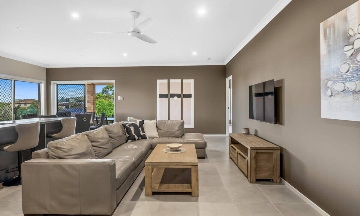 Upper Coomera House | Gana By Khove Summary