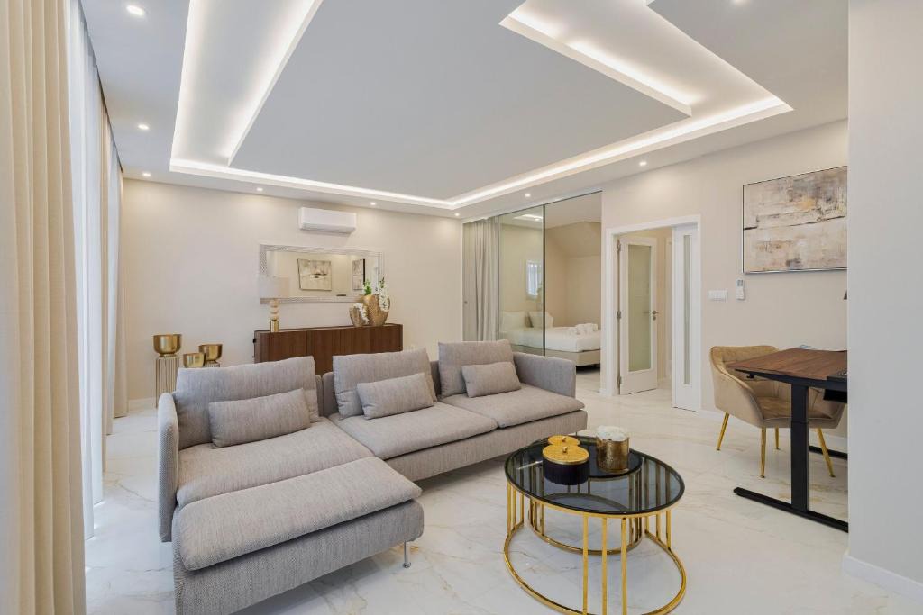 Setubal Apartment | Garrett Elegance, By Home Match