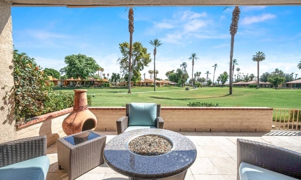 Rancho Mirage Villa | Gem of the Desert! Stunning Sunrise Country Club Condo in Rancho Mirage.