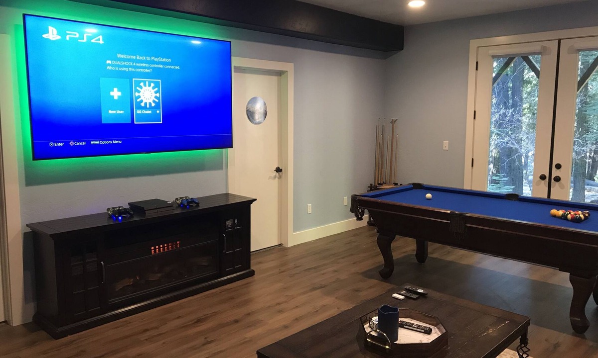 Shaver Lake Condo | GG’s Chalet is a 6-bedroom, 4-bath retreat - pool table and perfect for groups.