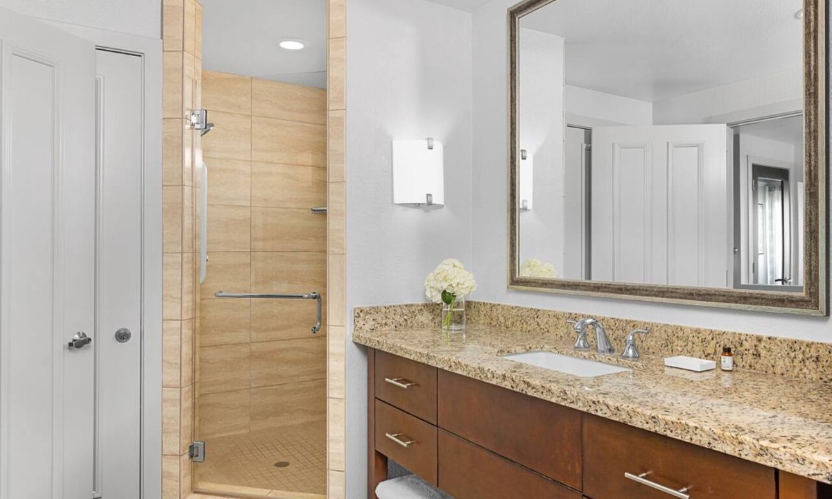 Palm Desert Resort | Going to Coachella? stay here in suite, 2 bedroom that sleep 8 shuttle bus route