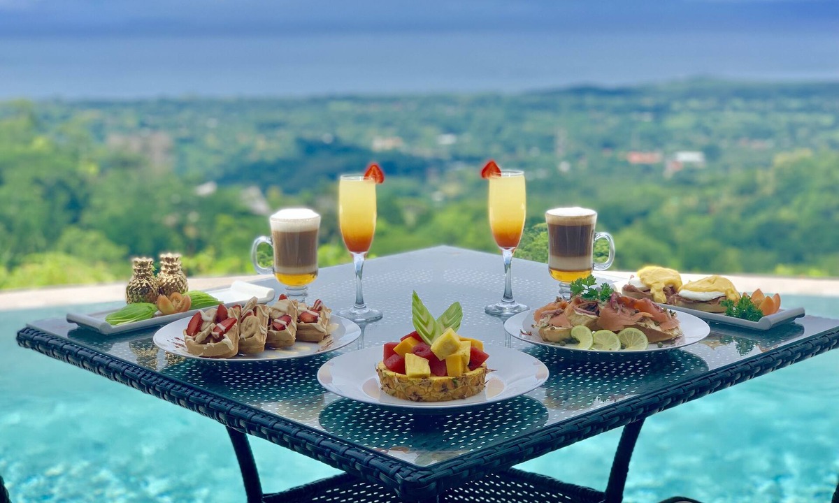 Ballena Hotel | Golden Pineapple Villas