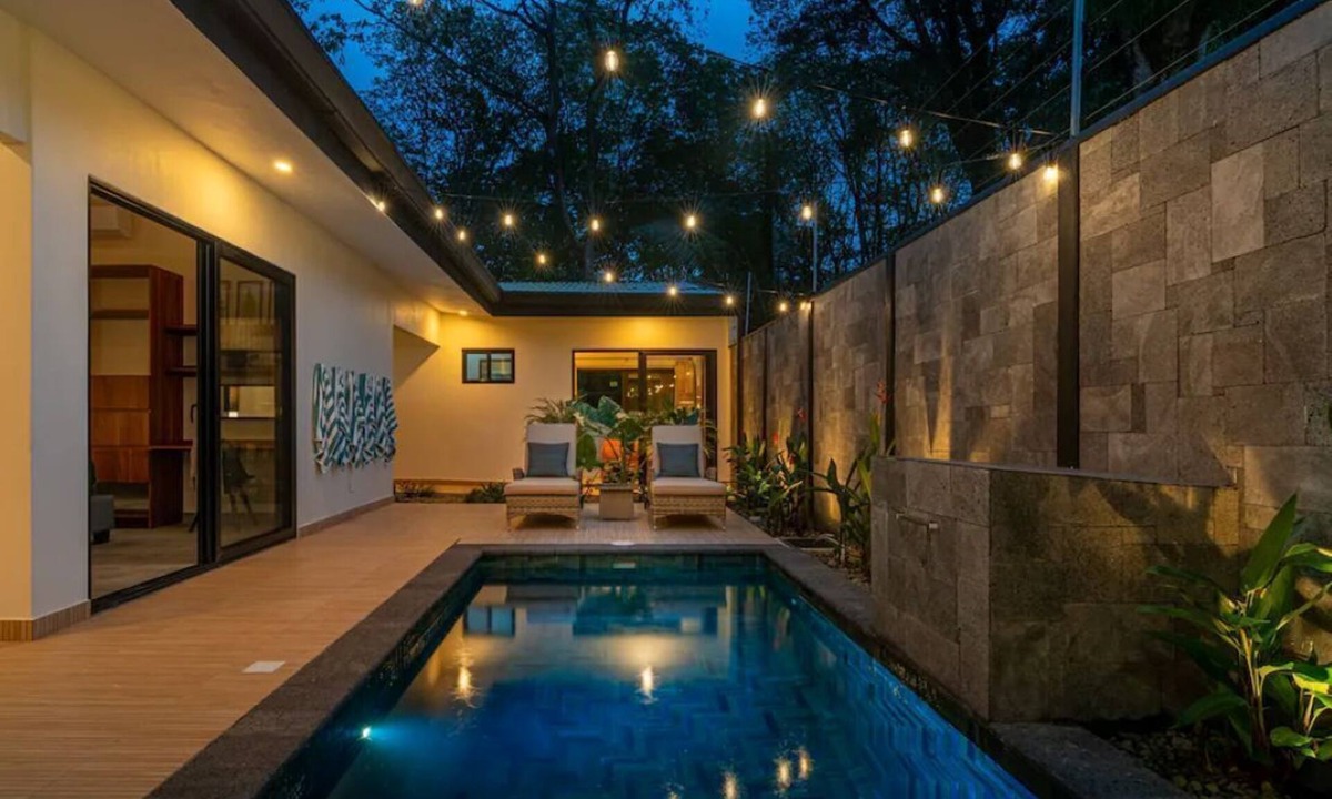 Ballena House | Guanacaste house in downtown Uvita