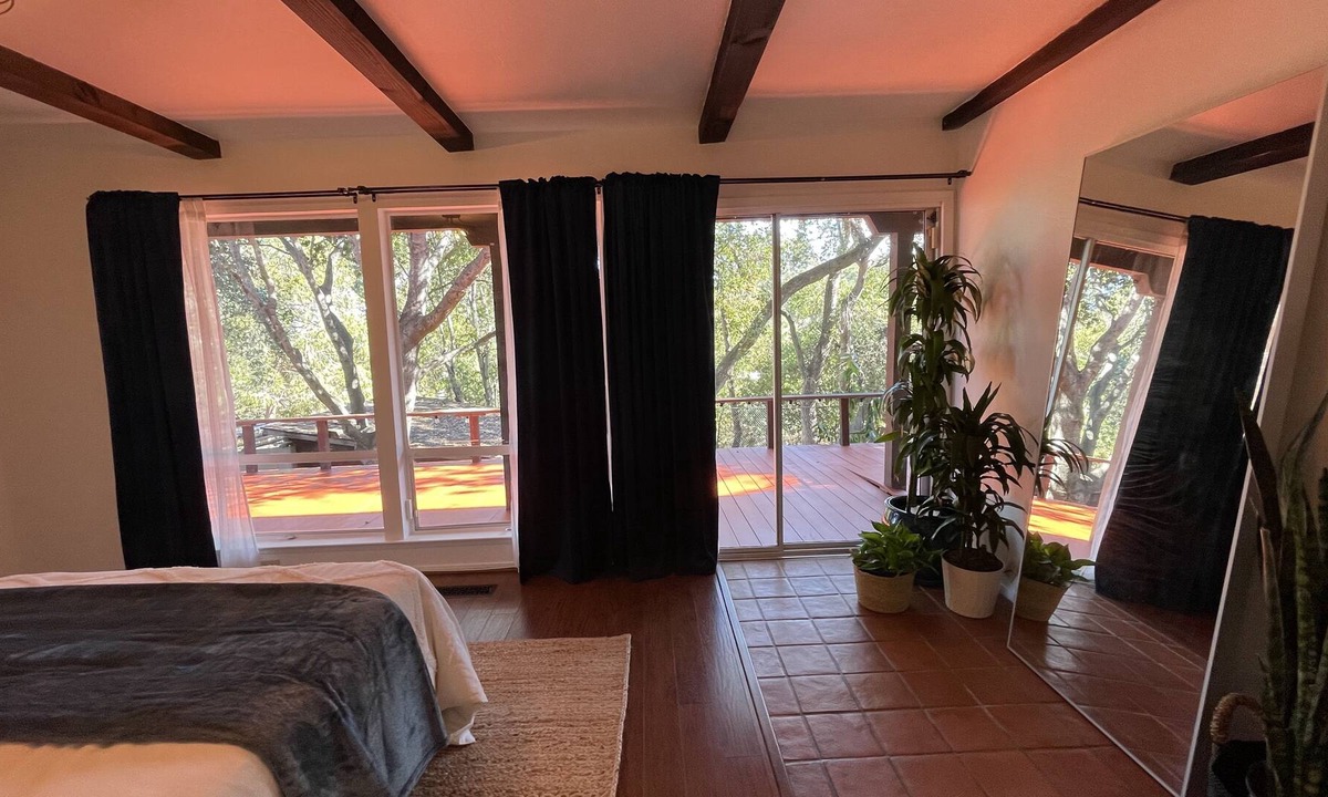 Los Altos Hills House | Guest Suite Retreat in Los Altos Hills