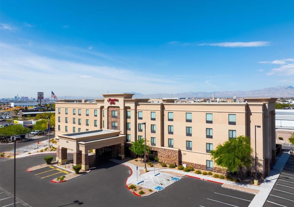 North Las Vegas Hotel | Hampton Inn Las Vegas/North Speedway
