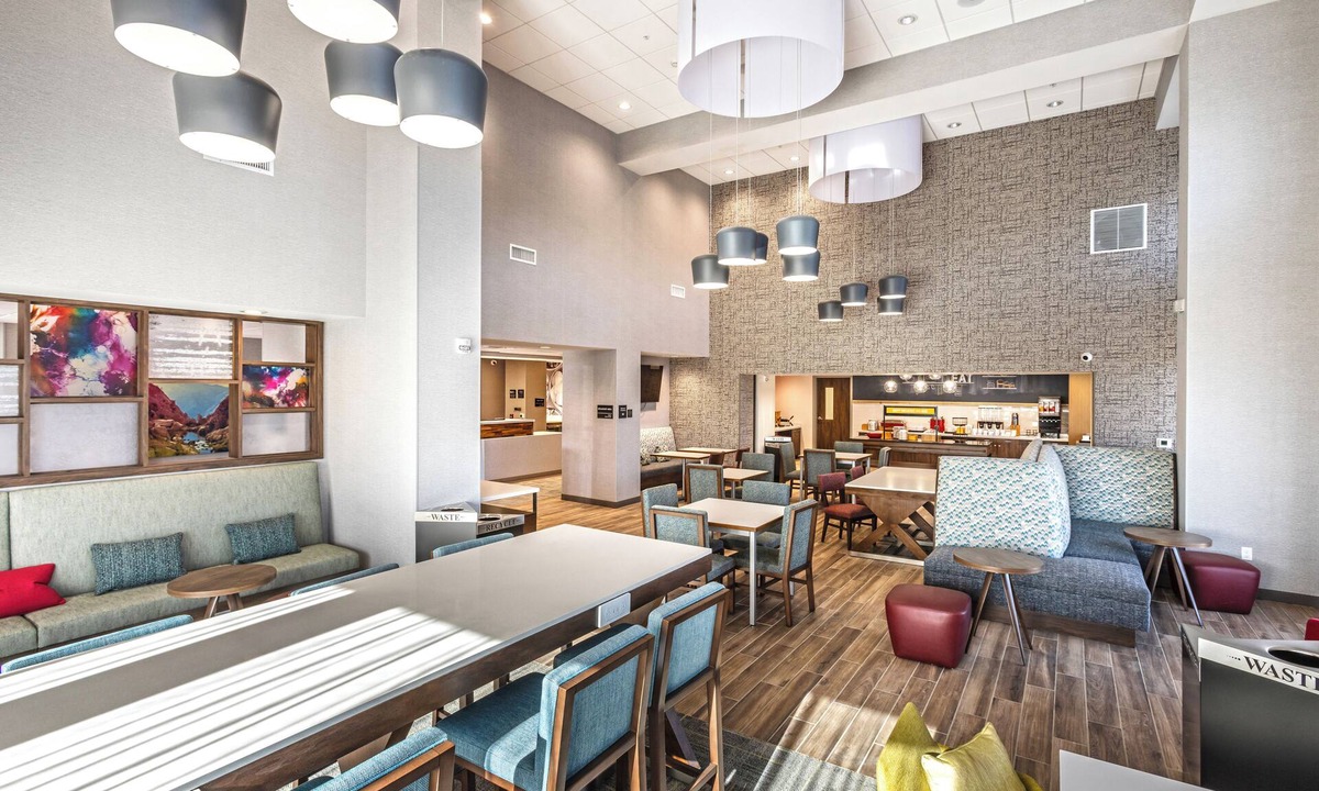 West Park Community Hotel | Hampton Inn & Suites Bakersfield Central